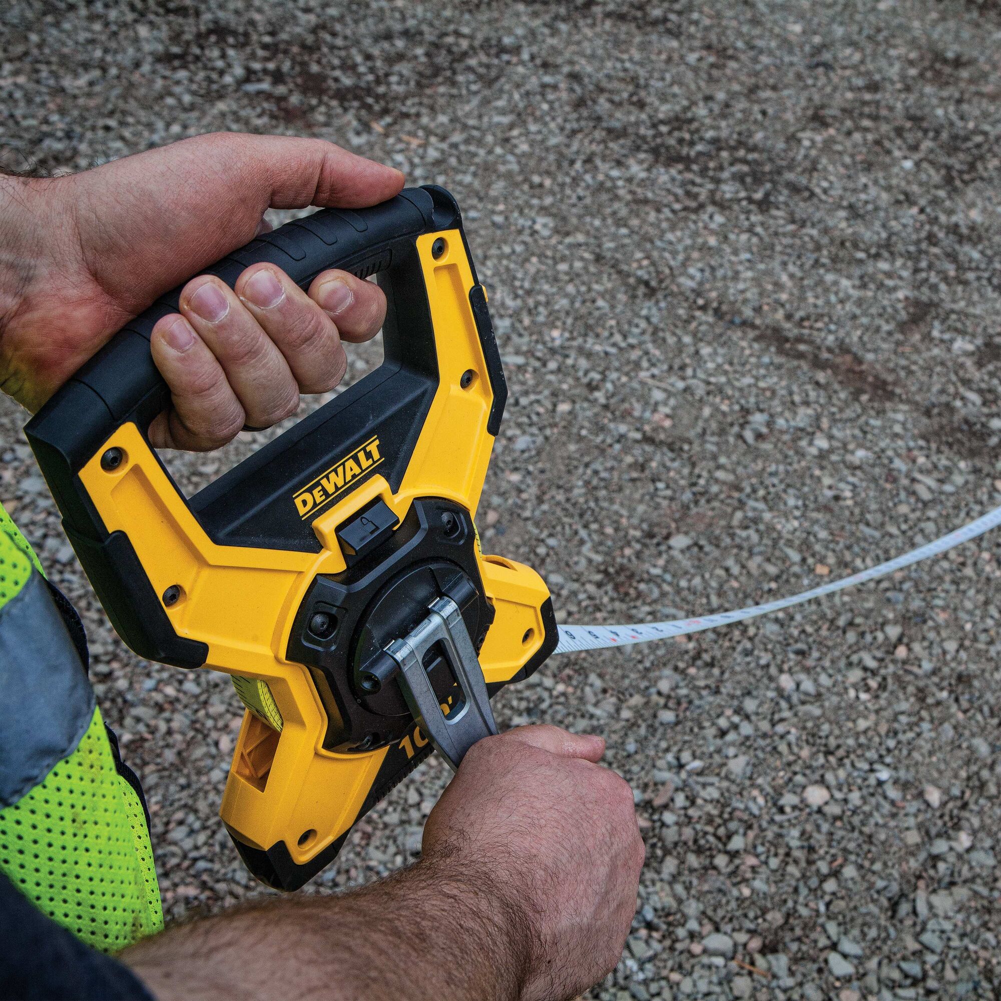 Dewalt 100 ft store tape measure