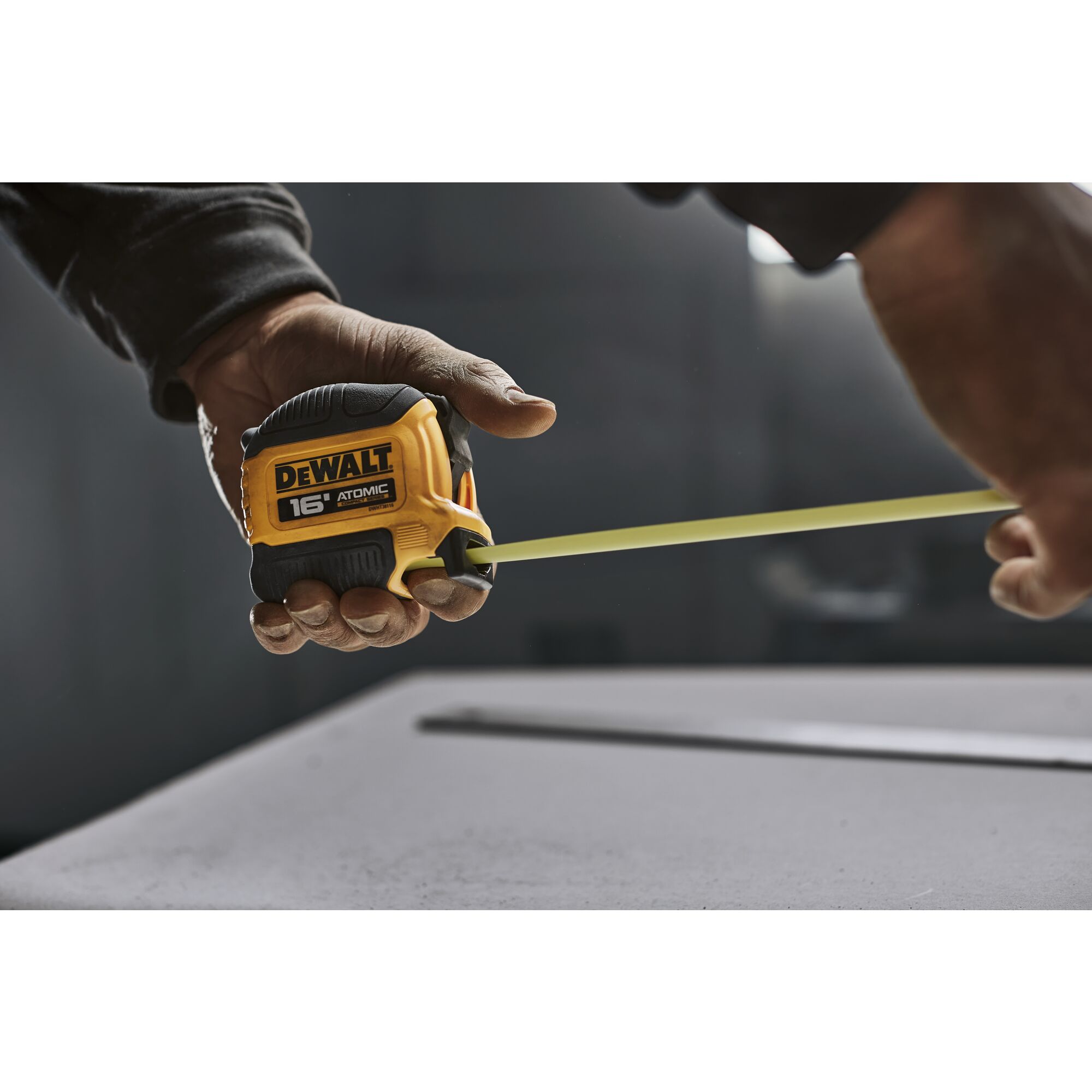 ATOMIC COMPACT SERIES 16 ft. Tape Measure DEWALT