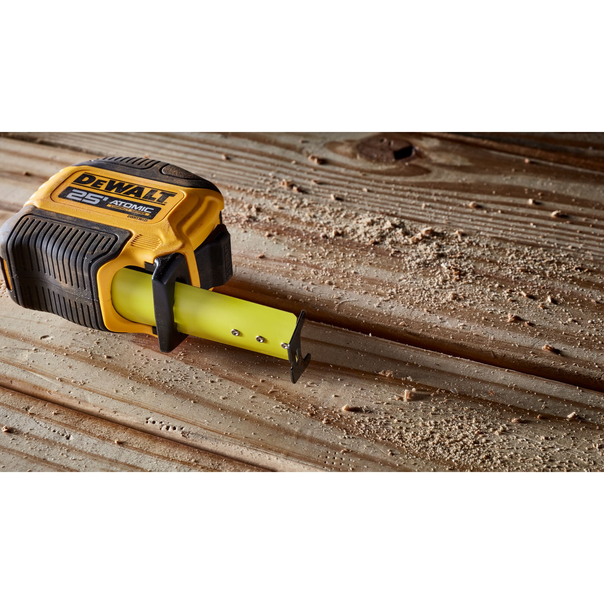 ATOMIC COMPACT SERIES 25 ft. Tape Measure DEWALT