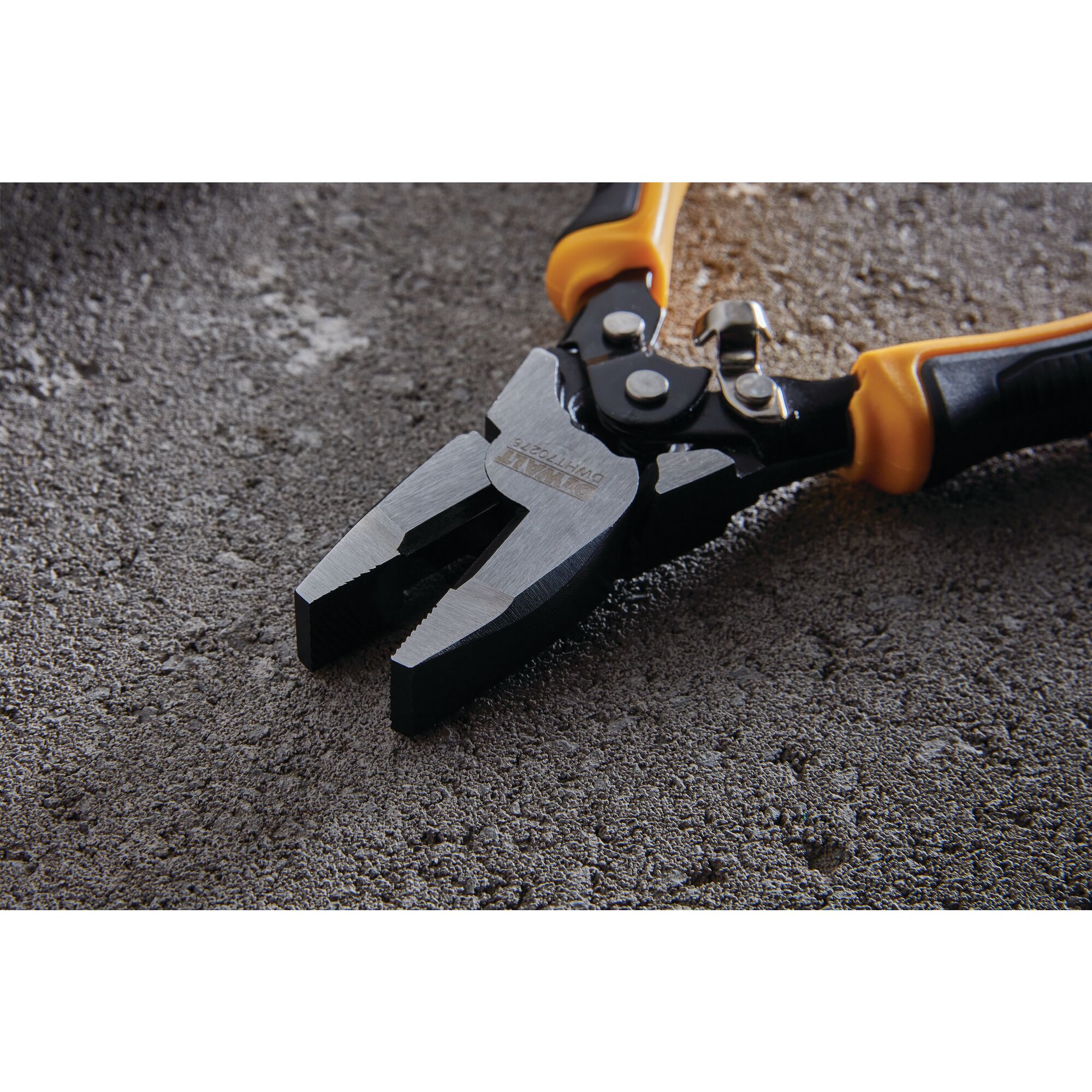 Compound Action Linesman Pliers DEWALT