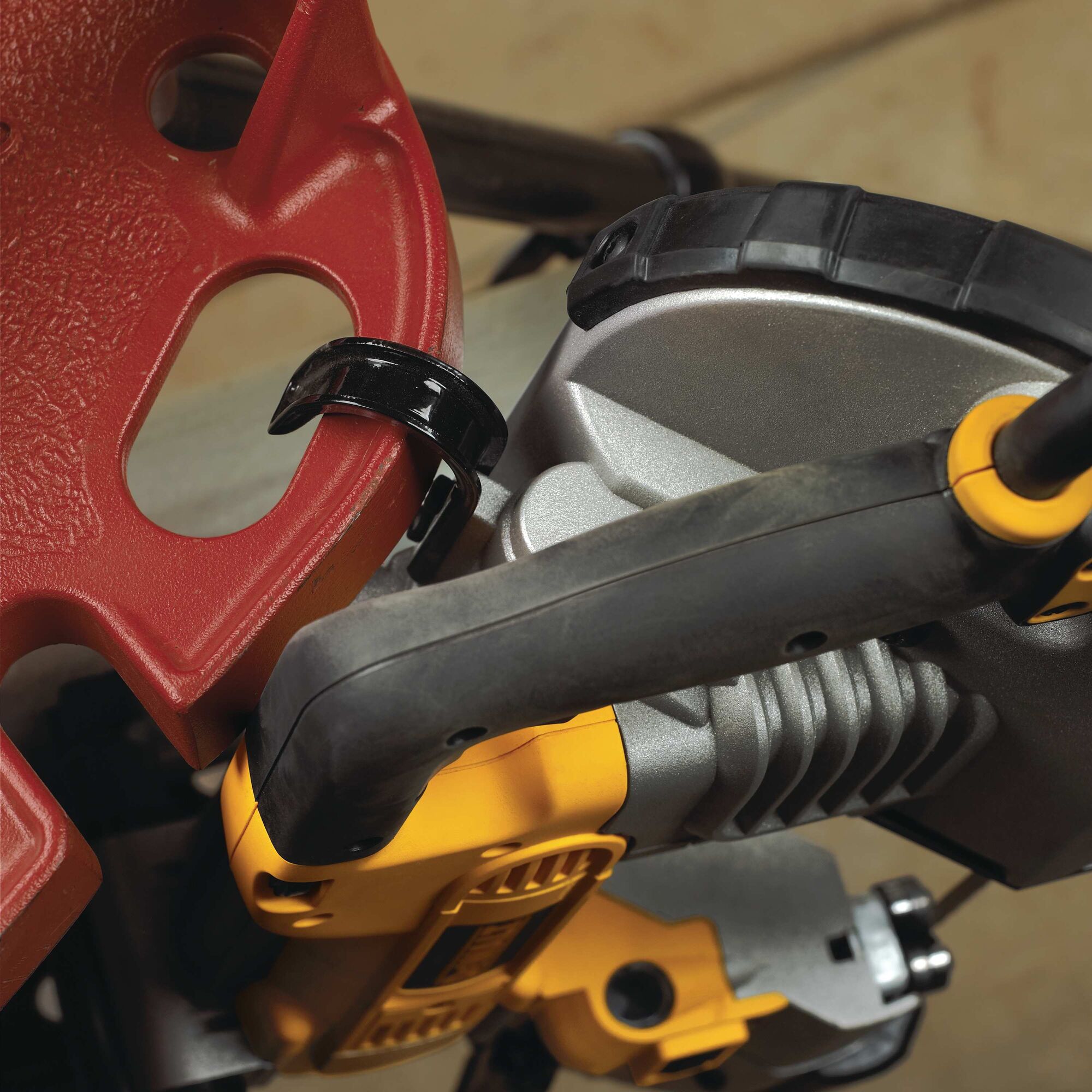 Deep Cut Band Saw DEWALT