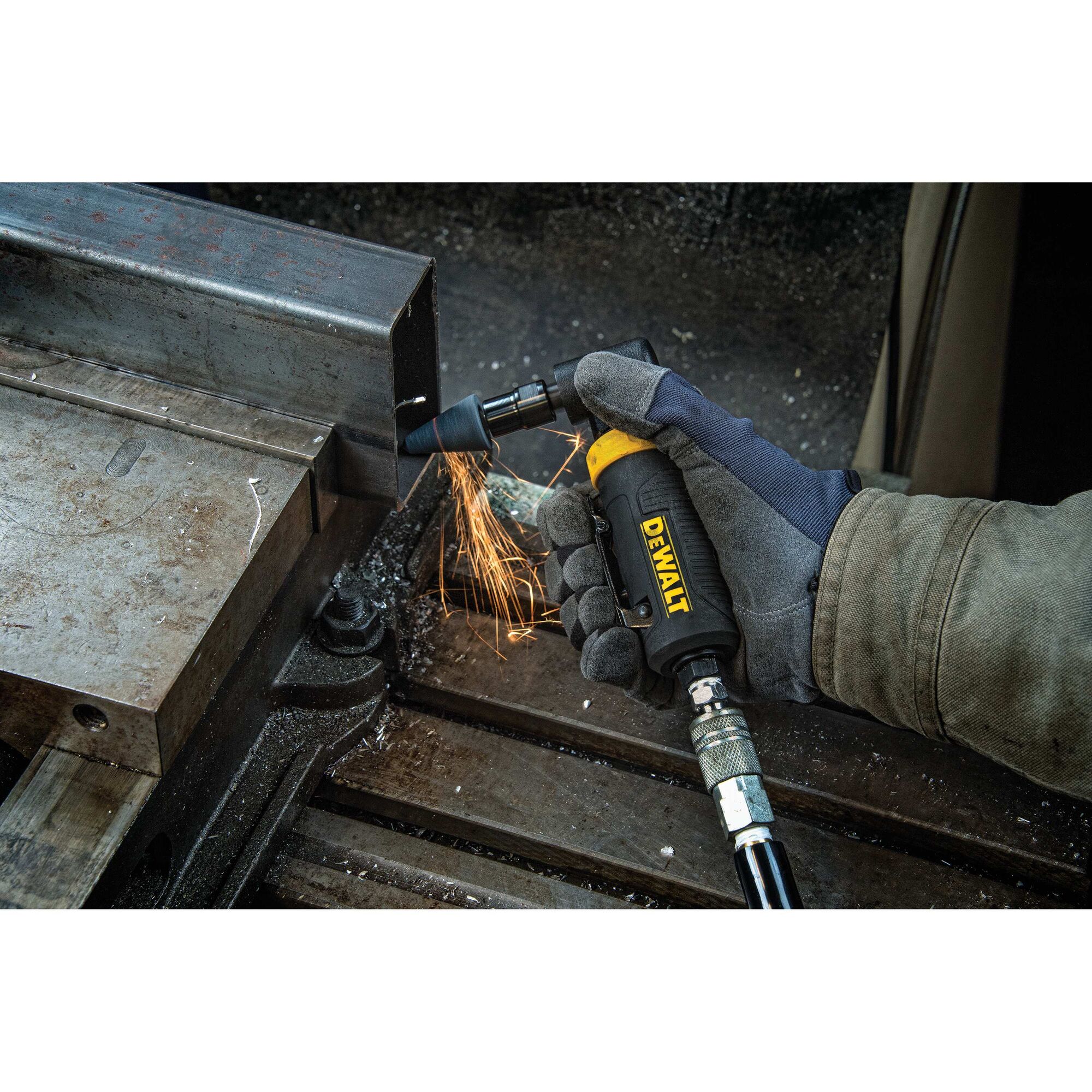 Angle Die Grinder Kit DEWALT