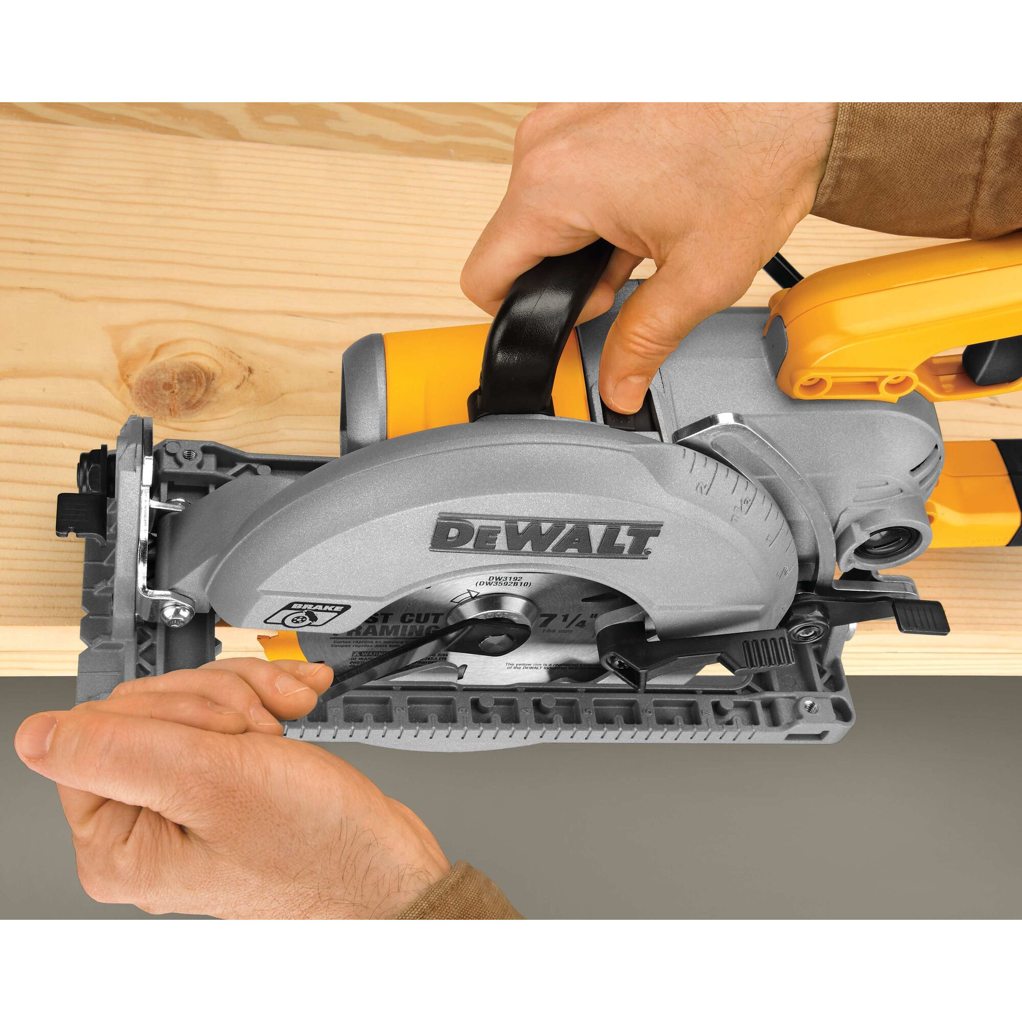 7 1 4 in. Worm Drive Circular Saw with Electric Brake DEWALT