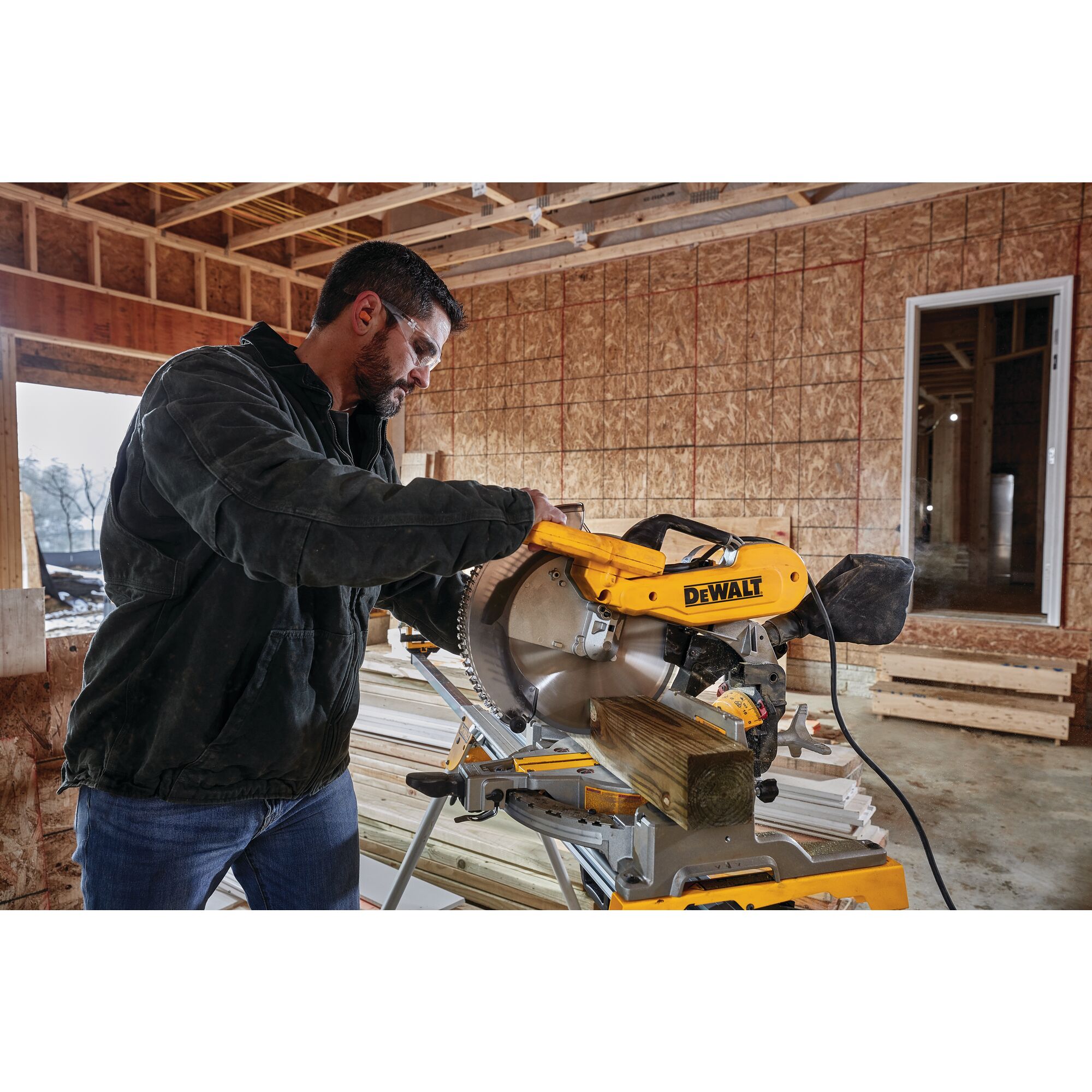 Dewalt sliding miter on sale saw with laser