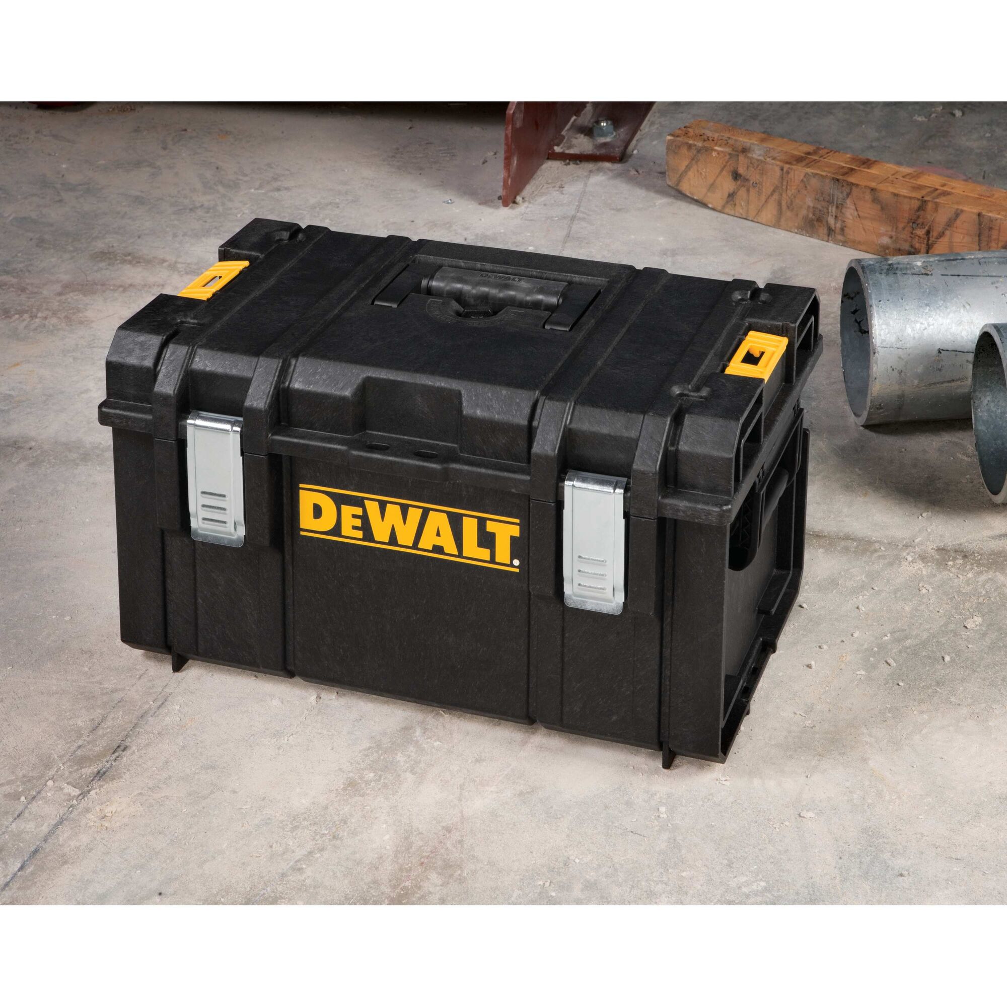 ToughSystem DS300 Large Case DEWALT