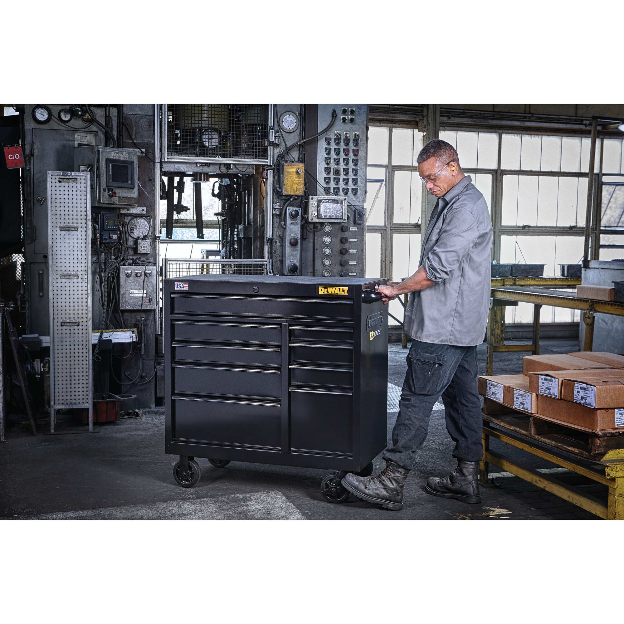 41 in. Wide 9 Drawer Mobile Workbench DEWALT