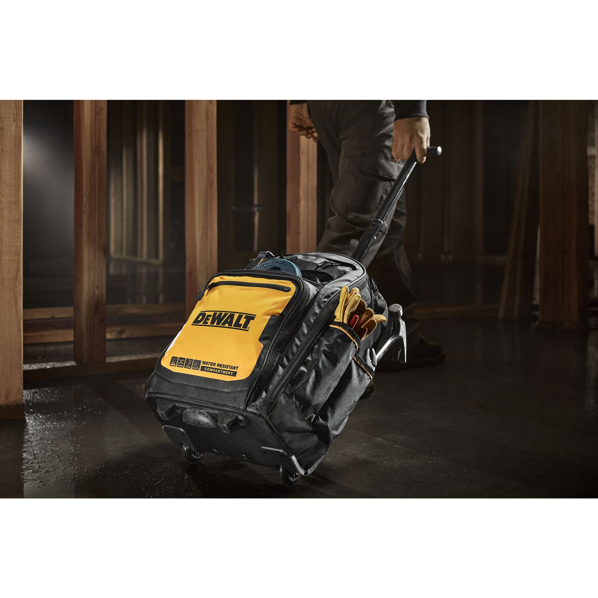 PRO Backpack on Wheels DEWALT