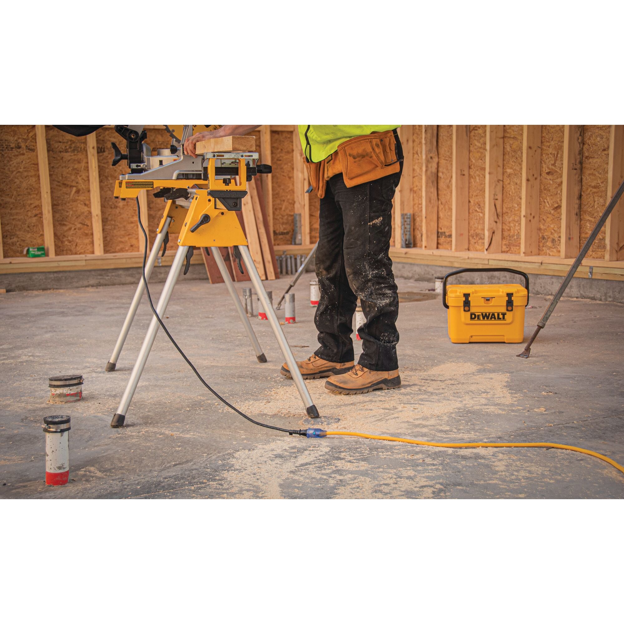 25 ft. 12/3 Lighted CGM Extension Cord | DEWALT