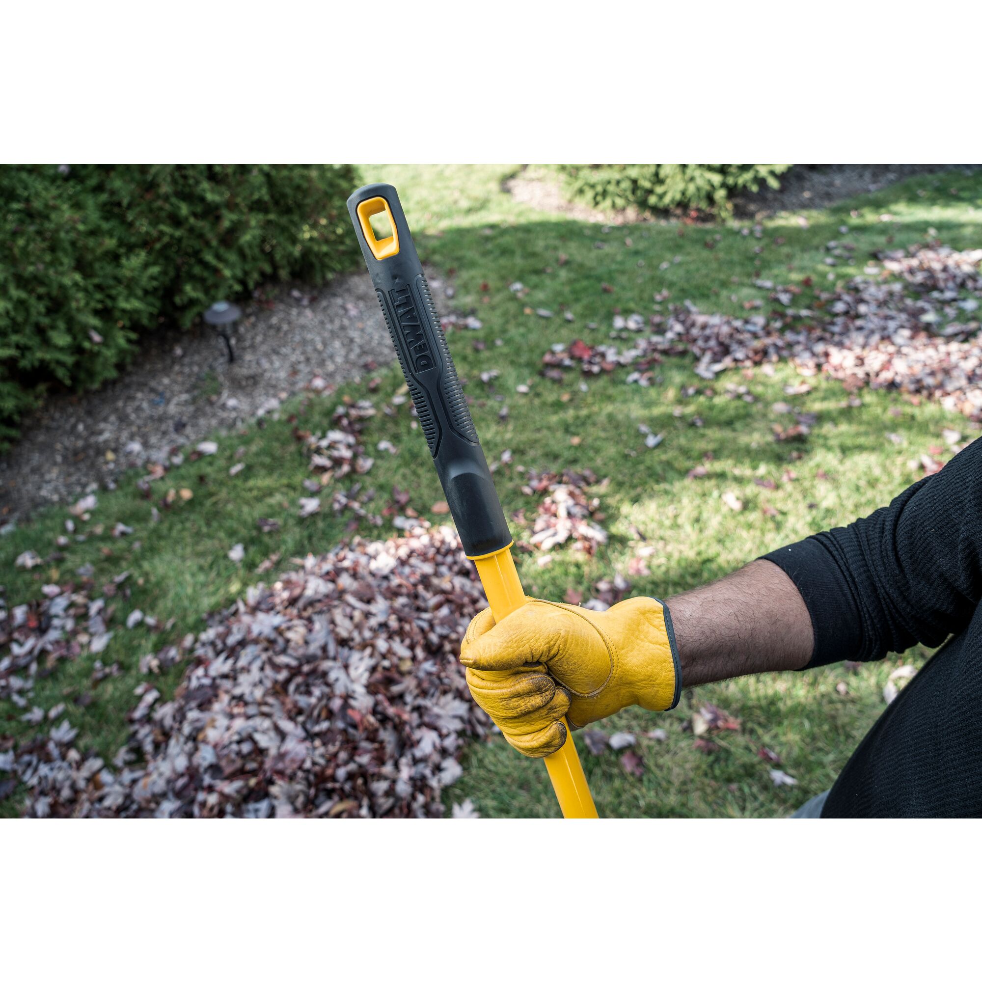 46 in Fiberglass Handle 24 Tine Leaf Rake DEWALT