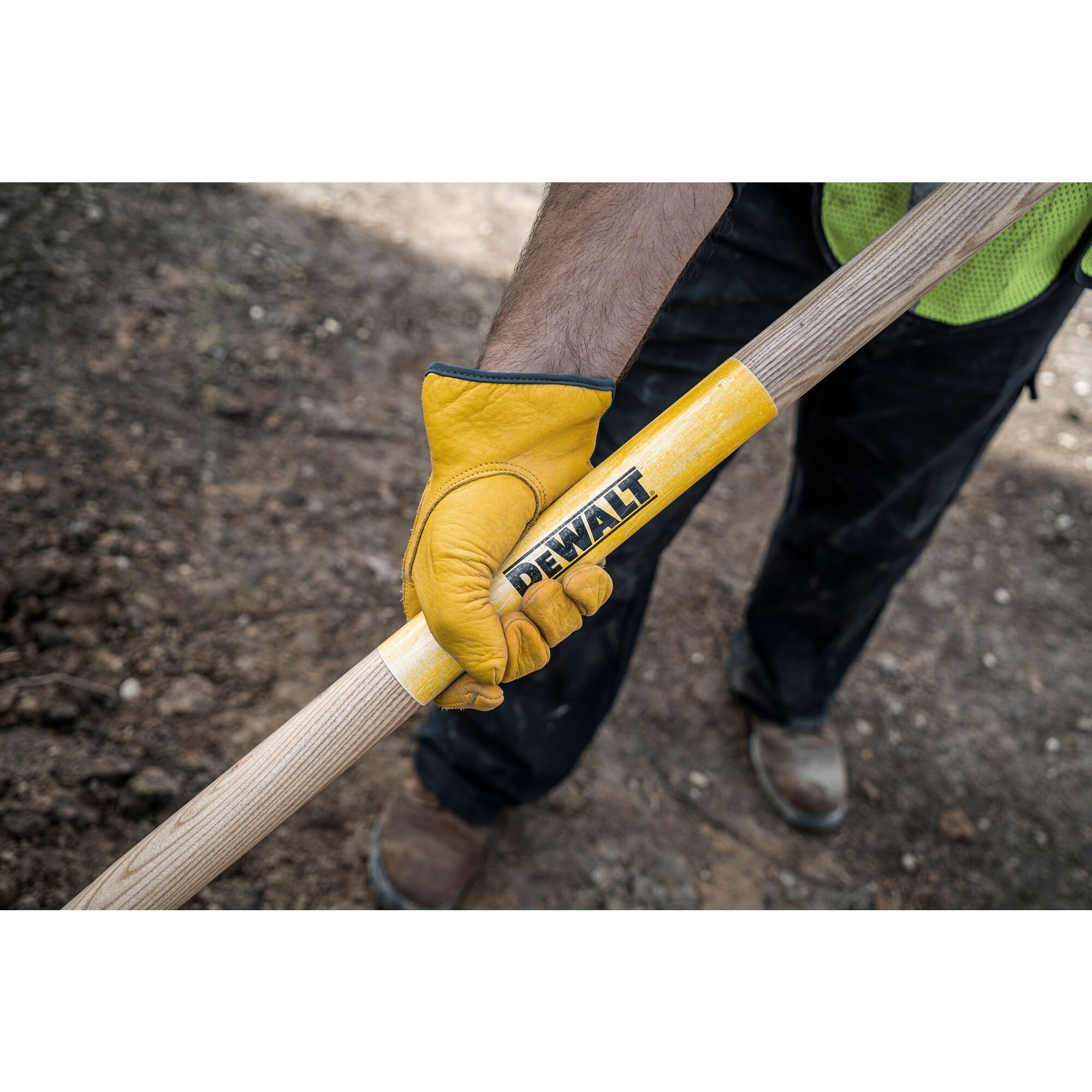 46 in Wood Handle Trenching Shovel DEWALT