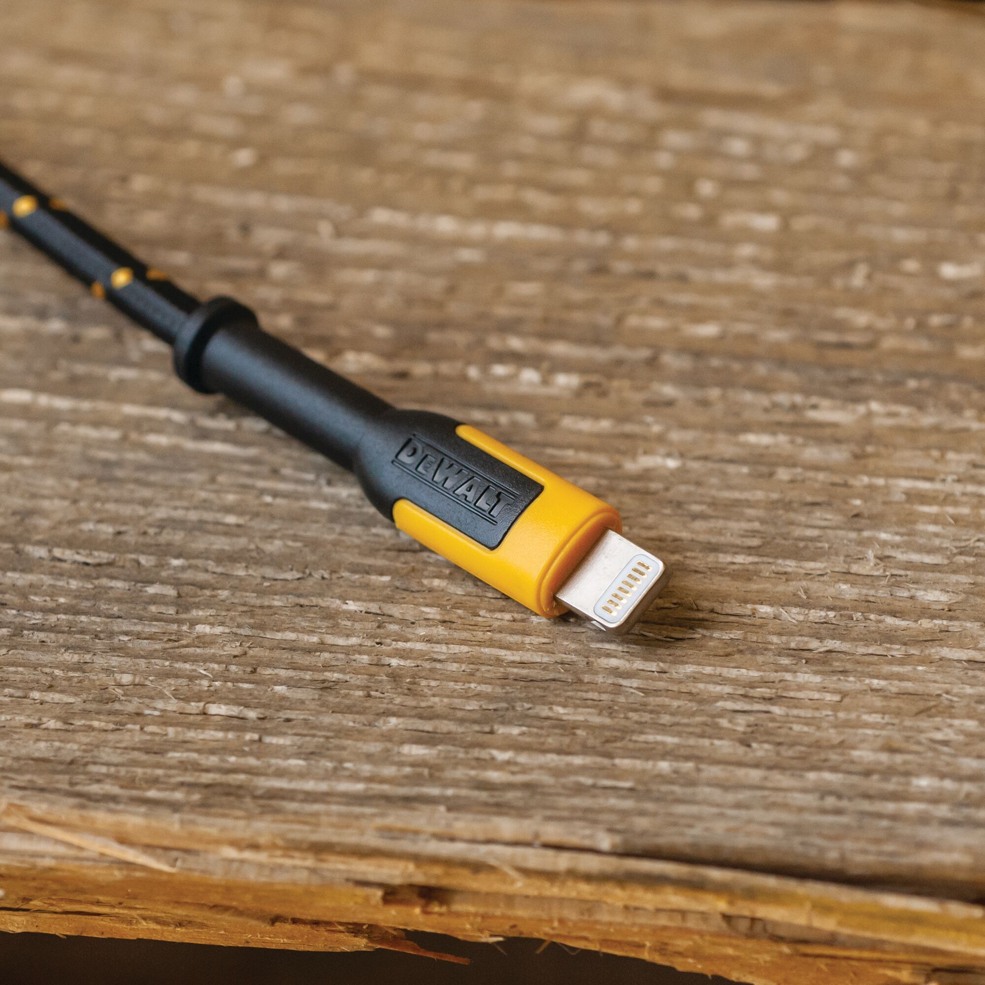 Reinforced Charging Cable for Lightning DEWALT