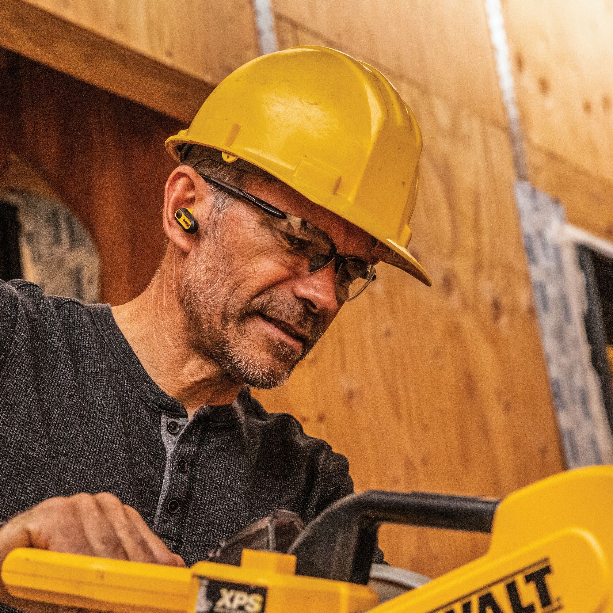 Bluetooth earbuds discount for construction workers